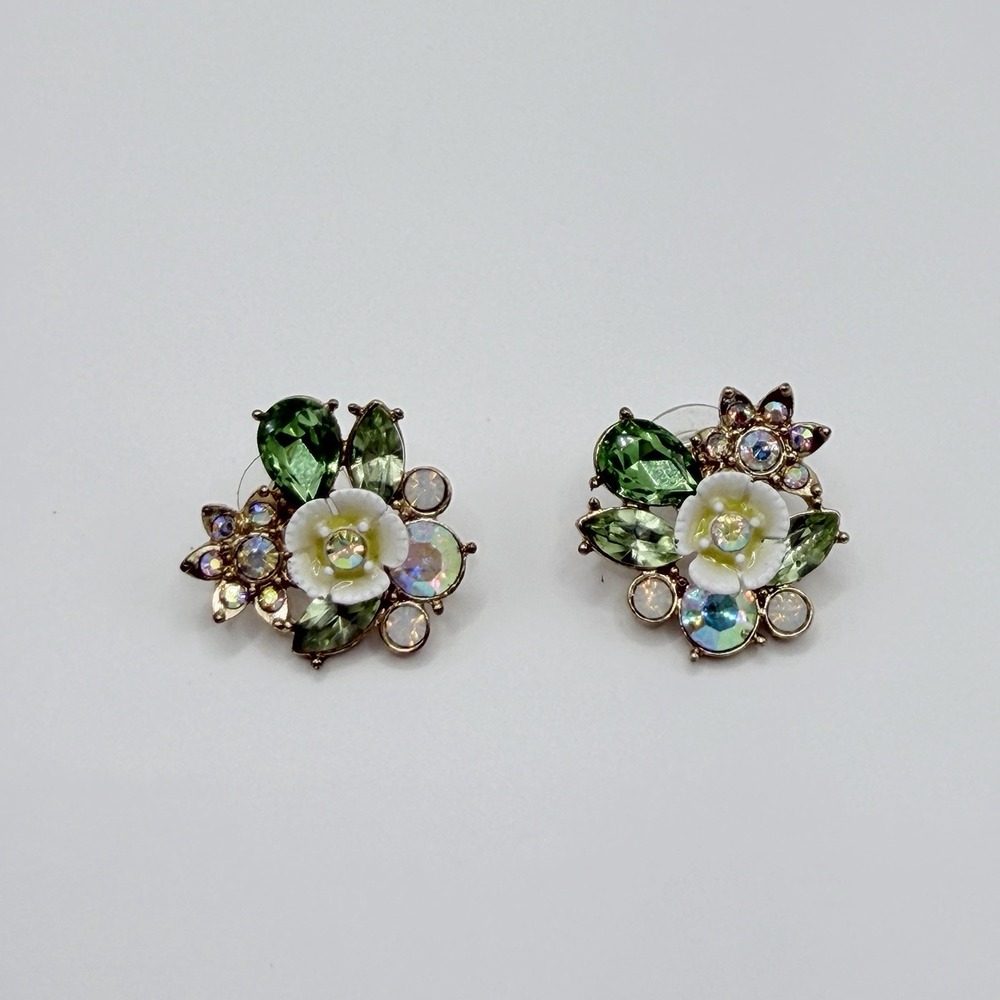 Betsey Johnson Goldtone Cluster Stud Earrings Flower Green White Pierced Cottage